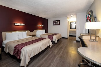 Deluxe Room, 2 Queen Beds, Accessible, Non Smoking (Roll-In Shower)