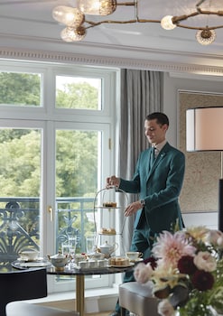 Junior Suite, 1 King Bed (Hyde Park)