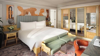 Knightsbridge, Suite
