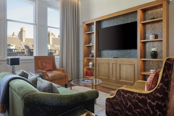 Sir Conan Doyle Suite