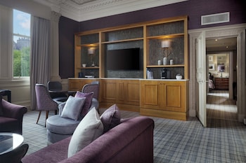 Alexander Graham Bell Suite with Castle View