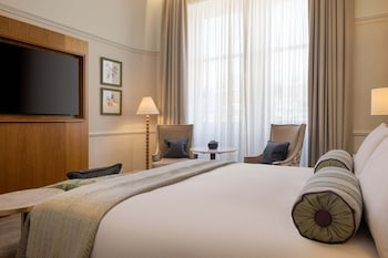 Sir Conan Doyle Suite