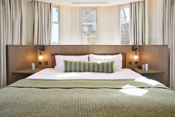 Junior Suite (Newly refurbished)