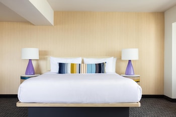 Junior Suite, 1 King, Corner