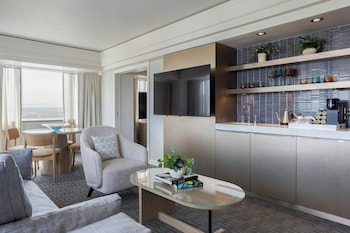 Superior Suite, 1 King Bed with Sofa bed, Mountain/Water View