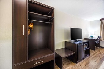Standard Room, 2 Queen Beds, Non Smoking