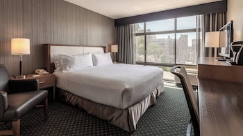 Standard Room, 1 King Bed, Accessible (Communications)