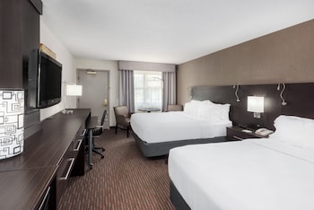 Standard Room, 2 Queen Beds, Garden View