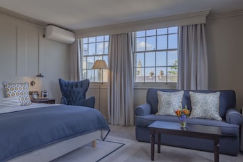Junior Room (Georgian Junior Suite)