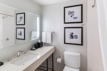 2 Double Beds Private Balcony High Floor