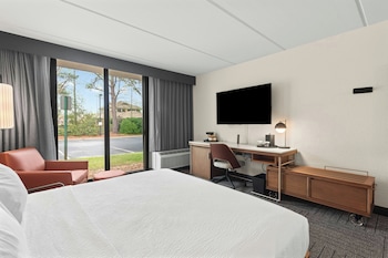 Room, 1 King Bed with Sofa bed, Hearing Accessible, Oceanfront