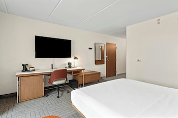 Room, 1 King Bed with Sofa bed, Hearing Accessible, Oceanfront