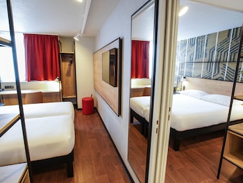 Standard Suite, 2 Double Beds