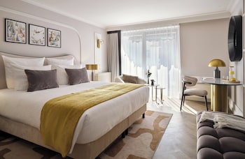 Signature Deluxe Double Room