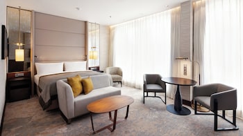 Premium Room, 1 King Bed, Club Lounge Access