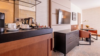 Premium Room, 1 King Bed