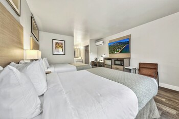 Room, 2 Double Beds (Hotel Room)