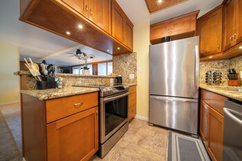 Condo, 1 Bedroom, Oceanfront (Unit #912, 1 Bath)