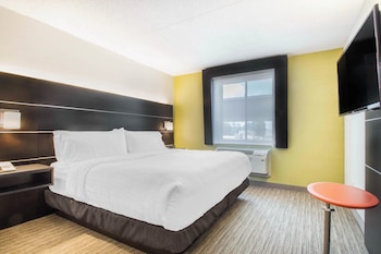 Suite, 1 King Bed with Sofa bed (Accessible Tub)
