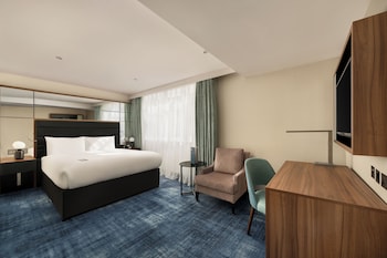 Standard Room, 1 King Bed
