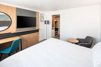 Standard Room, 1 Queen Bed