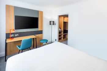 Standard Room, 1 Queen Bed