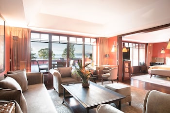 Mont Blanc Lake Suite - King Bed