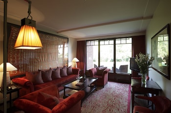 Suite, 1 King Bed (Leman)