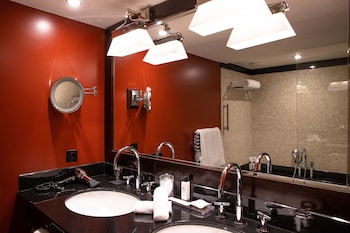 Superior Room, 1 King Bed