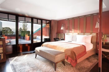Mont Blanc Lake Suite - King Bed