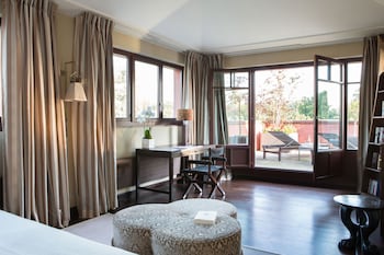 Suite, 1 King Bed (Reserve)