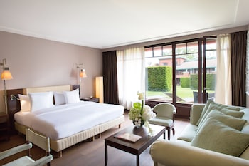 Junior Suite, 1 King Bed, Terrace