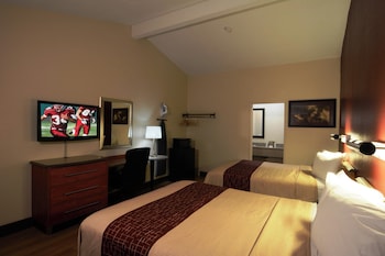Deluxe Room, 2 Queen Beds (Smoke Free)