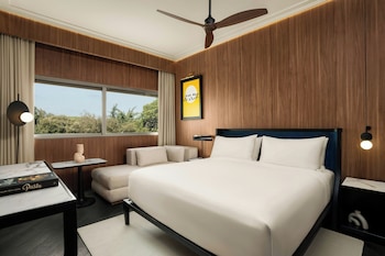 Deluxe Room, 1 King Bed with Sofa bed