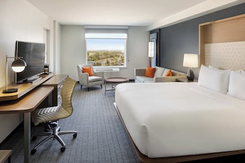 Junior Suite, 1 King Bed with Sofa bed, City View