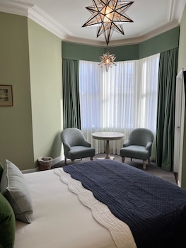 Suite, 1 King Bed, Non Smoking