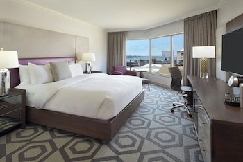 Premium Room, 1 King Bed, Club Lounge Access