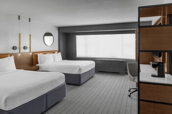 Deluxe Room, 2 Queen Beds, City View