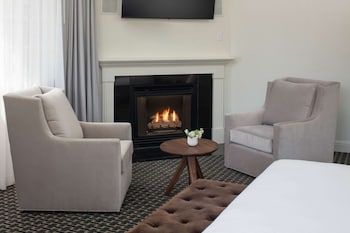 Studio, 1 King Bed, Accessible, Bathtub