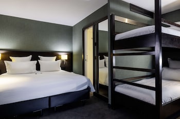 Family Room, Multiple Beds, Non Smoking (Larger Room)