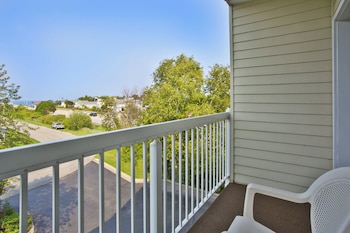 Standard Room, 1 King Bed, Balcony