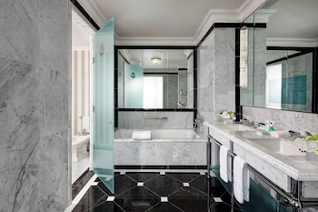 Deluxe Suite, 1 Bedroom (Butler Service Included)