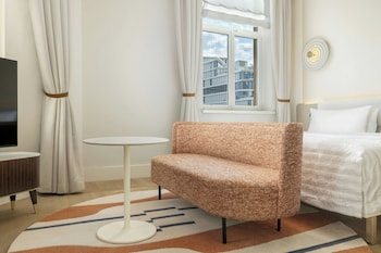 Junior Suite, 1 King Bed