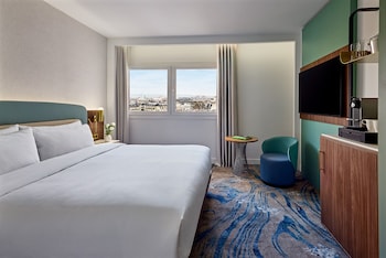 Superior Room, 1 King Bed