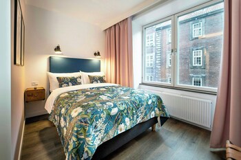 Basic Room, 1 Large Twin Bed (COSY ONE)