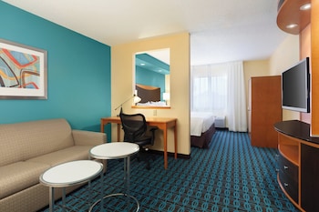 Studio, 1 King Bed with Sofa bed, Hearing Accessible (Accessible Bathtub)