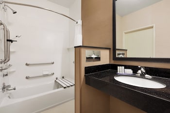 Room, 1 King Bed, Hearing Accessible (Accessible Bathtub)