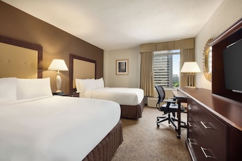 Standard Room, 2 Double Beds, Accessible (Comm Accessible, Roll-In Shower)