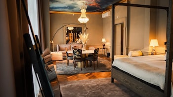 Rose Suite