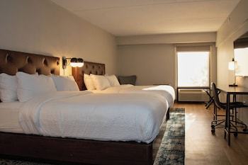 Room, 2 Queen Beds, Hearing Accessible (Mobility Accessible with Bathtub)